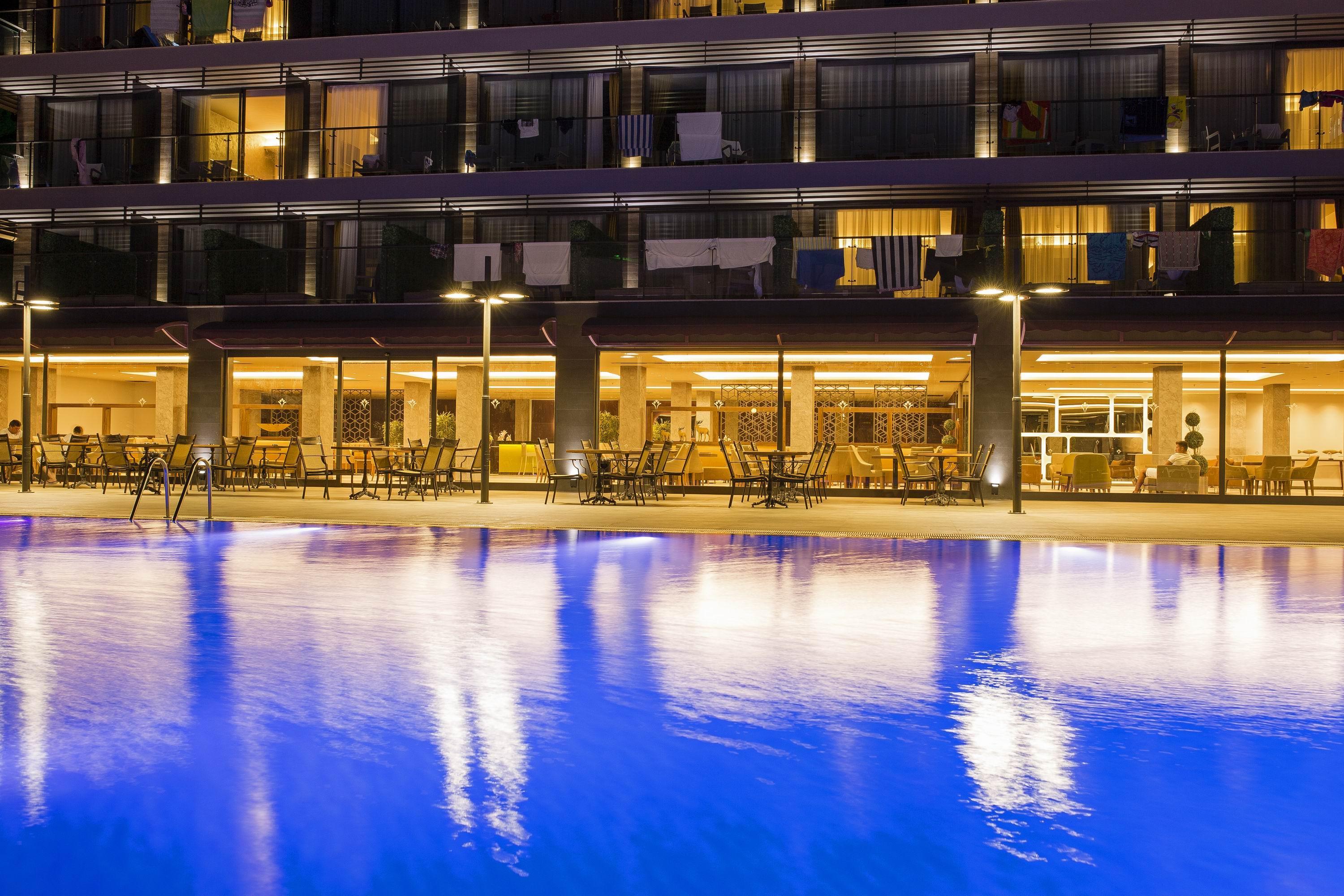 Mirage World Hotel İçmeler Exterior foto